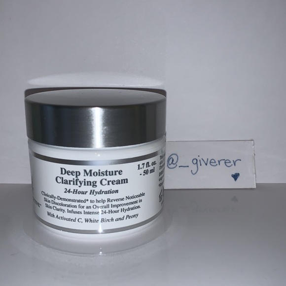 Kiehl’s Clearly Corrective Deep Moist Clarifying - Picture 2 of 11